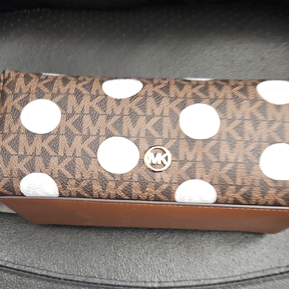 Michael Kors Brown and White Travel Bag - Picture 7 of 8